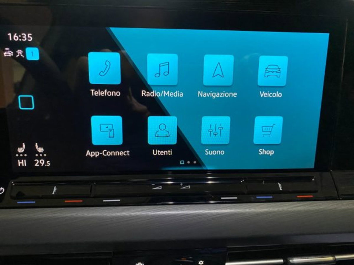 Volkswagen Golf 1.5 eTSI 150 CV EVO ACT DSG Style (17)