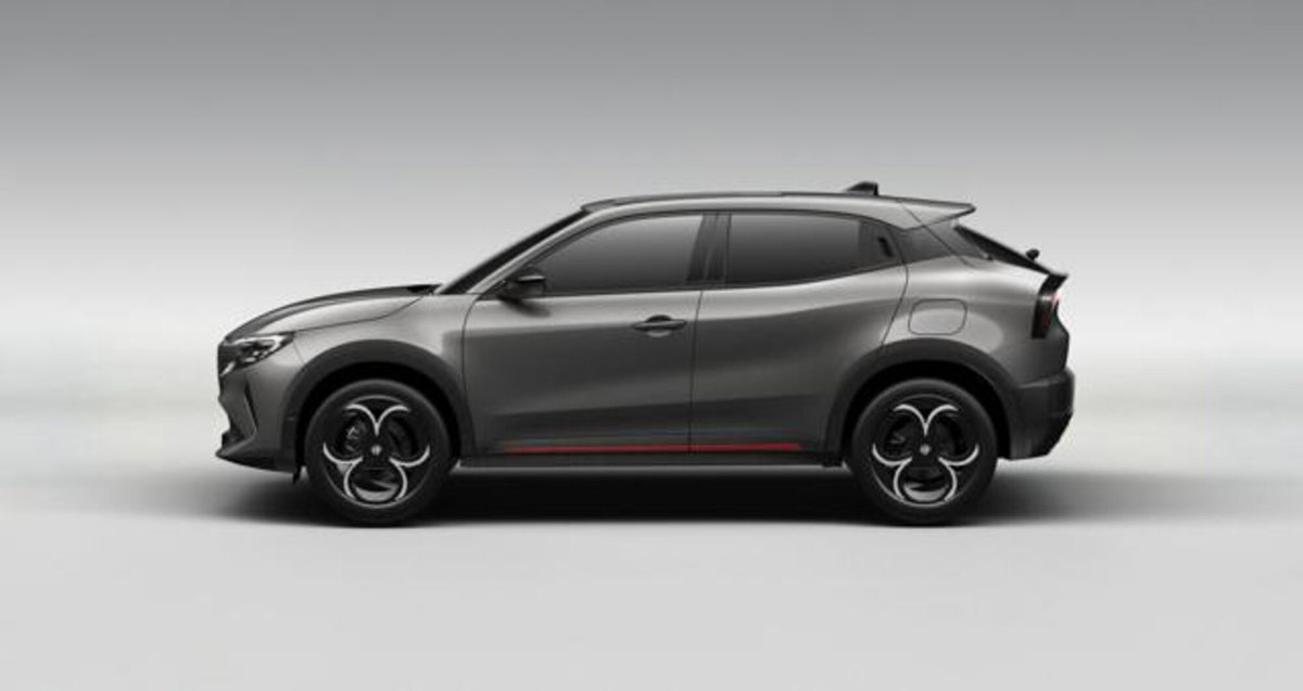 Alfa Romeo Junior 1.2 ibrida Q4 Intensa 145cv edct6