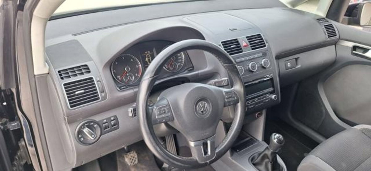Volkswagen Touran 1.6 TDI DPF Comfortline BMT (14)