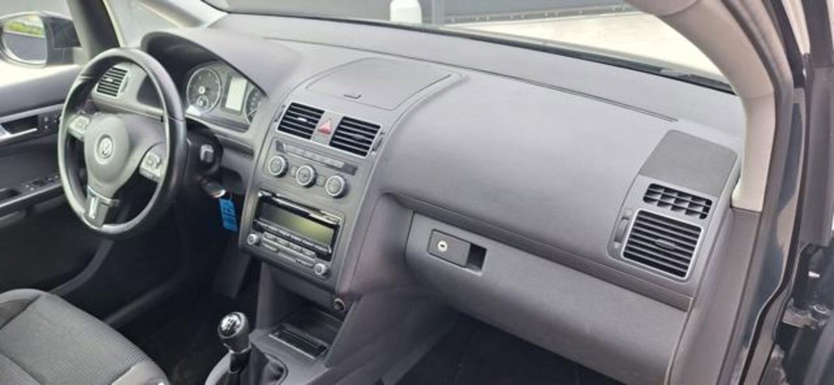 Volkswagen Touran 1.6 TDI DPF Comfortline BMT (2)