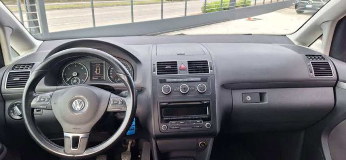 Volkswagen Touran 1.6 TDI DPF Comfortline BMT (6)