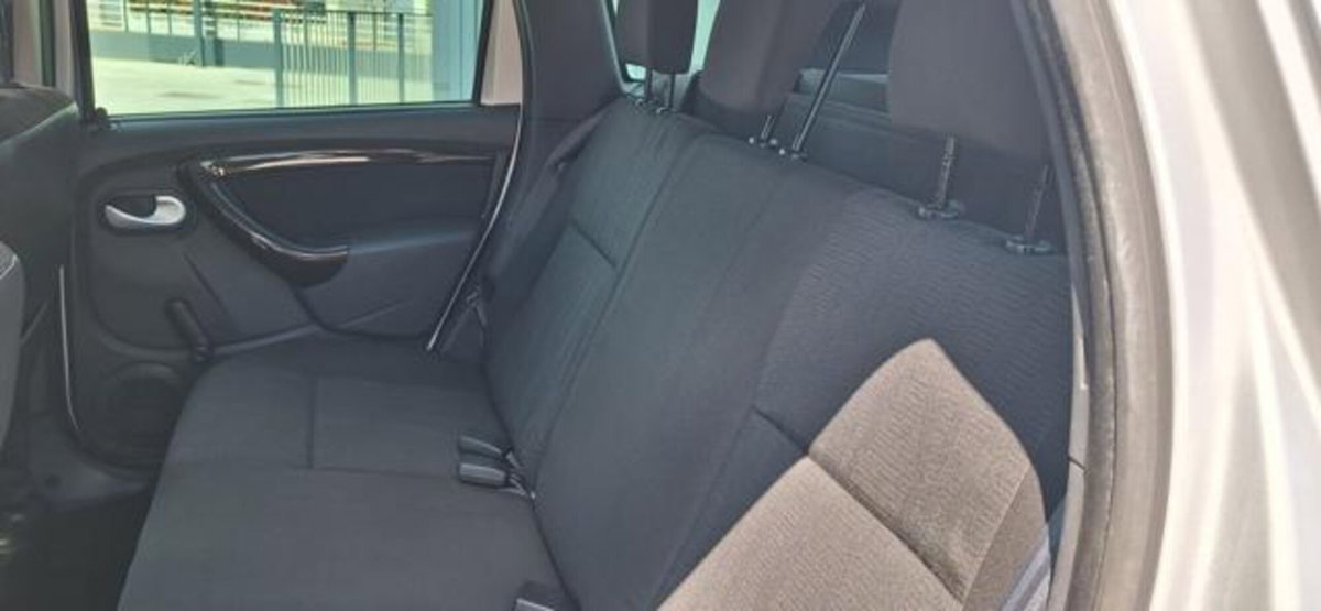 Dacia Duster 1.5 dCi 110CV 4x2 Lauréate (17)