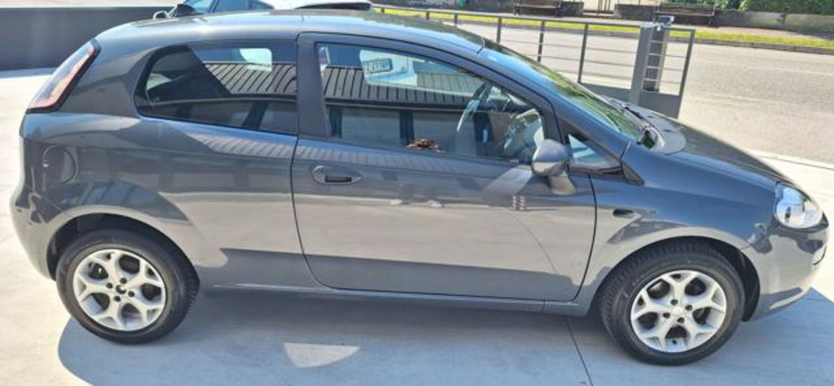 Fiat Punto 1.4 S&S 8V 3 porte Street (10)