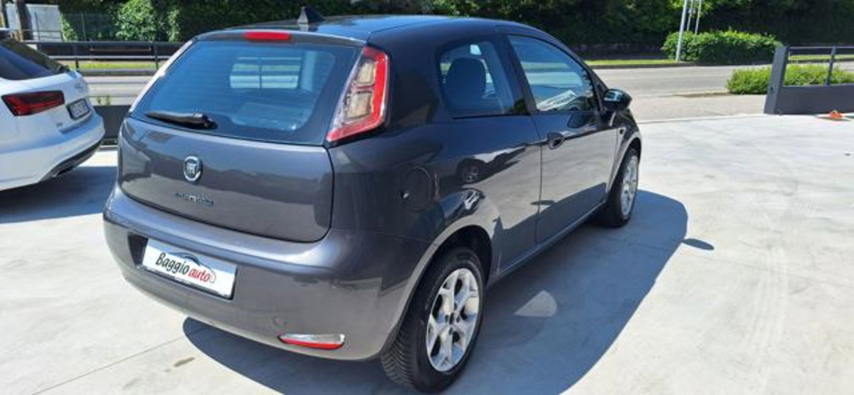 Fiat Punto 1.4 S&S 8V 3 porte Street (13)