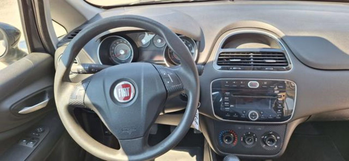 Fiat Punto 1.4 S&S 8V 3 porte Street (17)