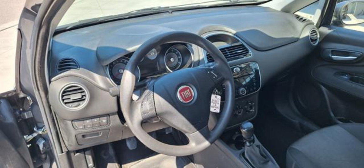 Fiat Punto 1.4 S&S 8V 3 porte Street (5)