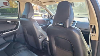 Volvo XC60 D5 AWD Geartronic Summum (13)