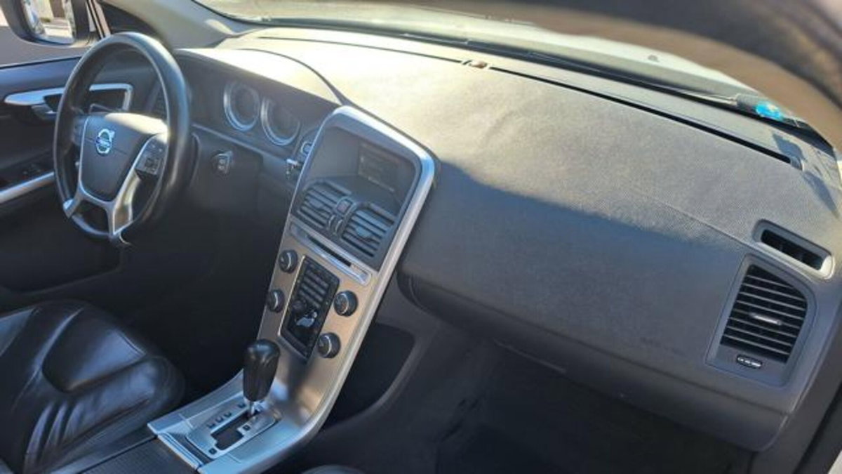 Volvo XC60 D5 AWD Geartronic Summum (18)