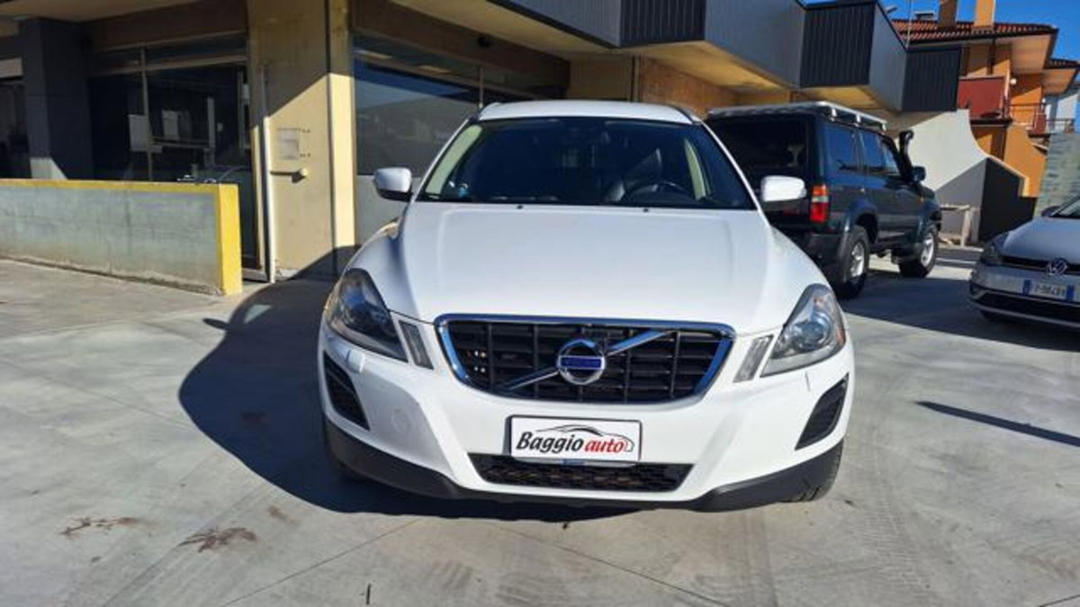 Volvo XC60 D5 AWD Geartronic Summum (3)