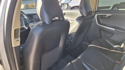 Volvo XC60 D5 AWD Geartronic Summum (9)