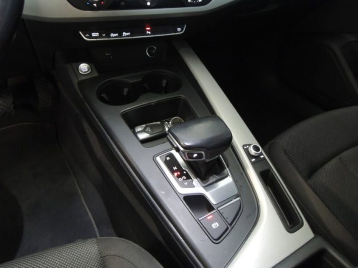 Audi A4 35 TDI/163 CV S tronic Business Advanced (13)
