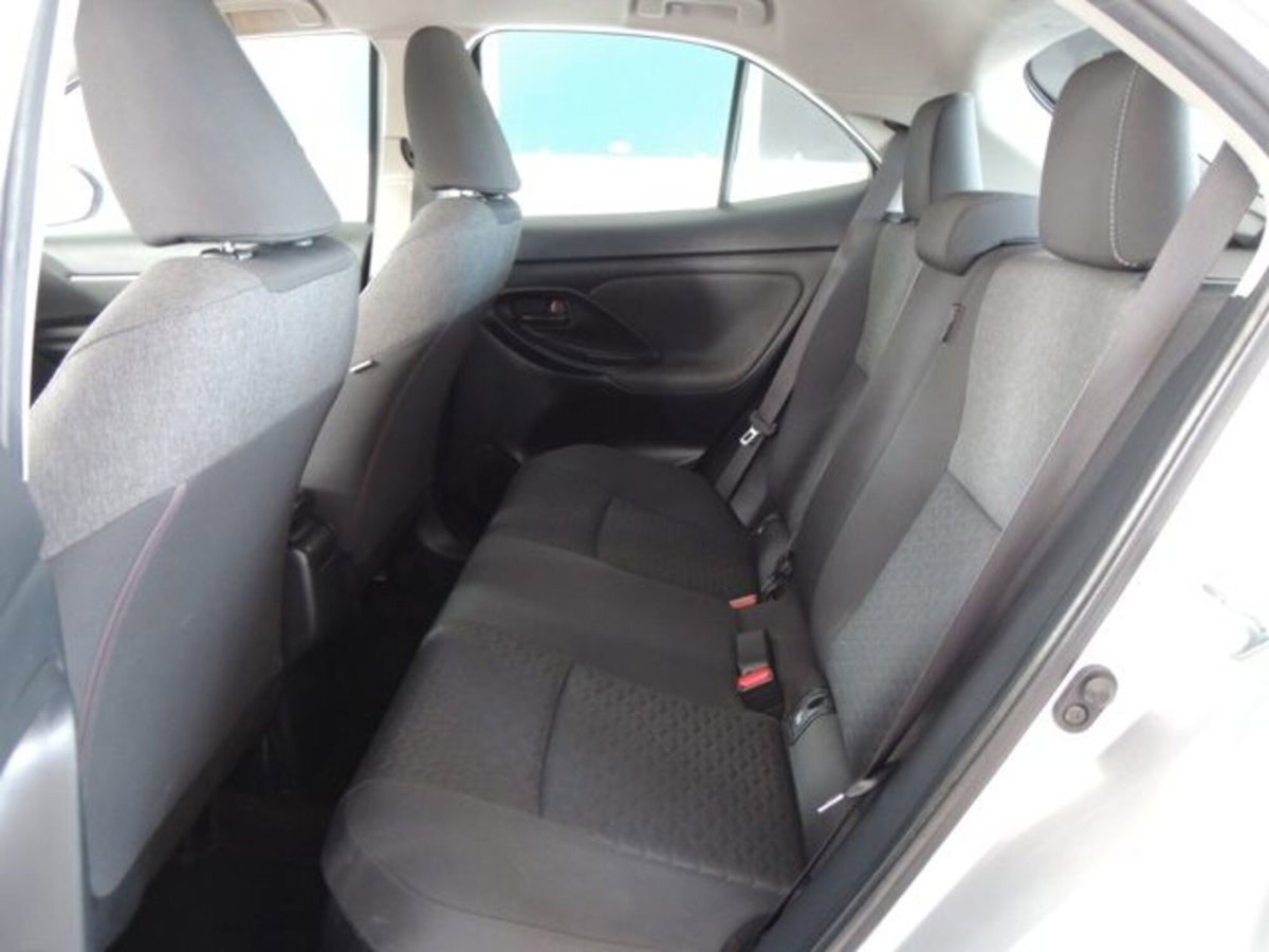Toyota Yaris Cross 1.5h GR Sport Black Sky fwd 116cv e-cvt (13)