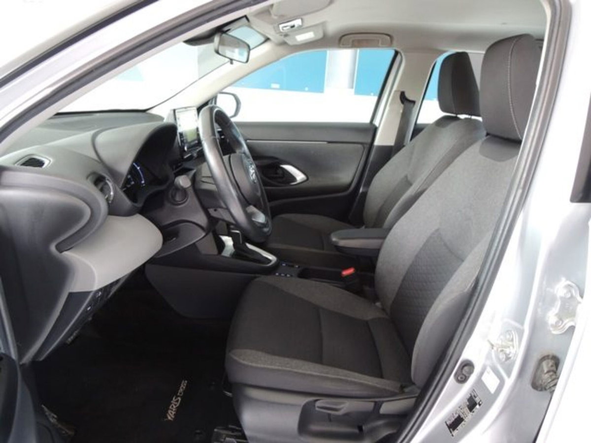 Toyota Yaris Cross 1.5h GR Sport Black Sky fwd 116cv e-cvt (14)