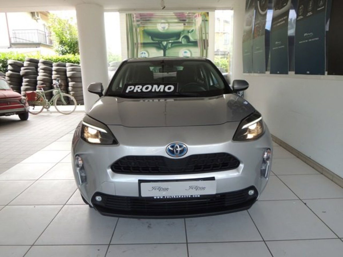 Toyota Yaris Cross 1.5h GR Sport Black Sky fwd 116cv e-cvt (2)