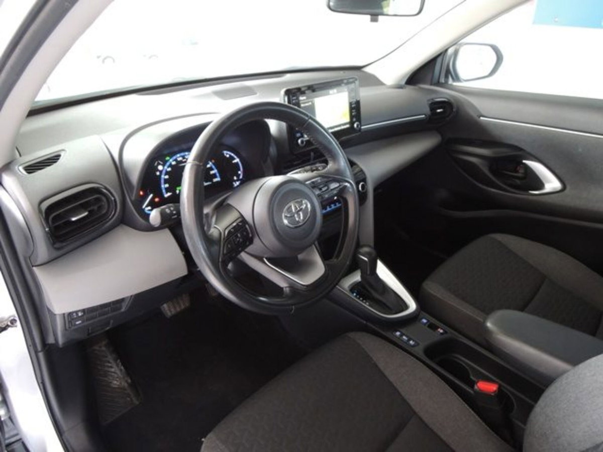Toyota Yaris Cross 1.5h GR Sport Black Sky fwd 116cv e-cvt (6)