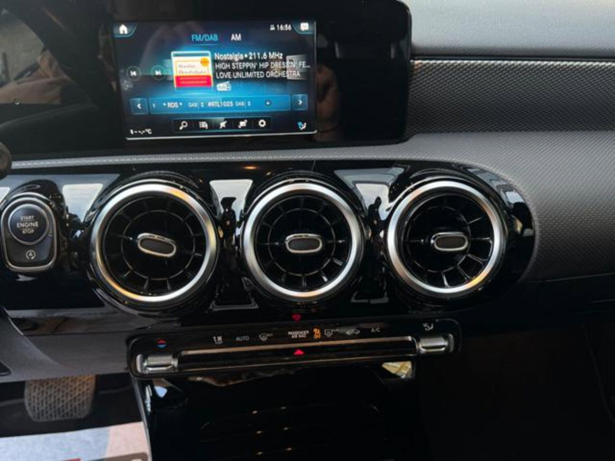Mercedes-Benz Classe A Sedan 180 d 4p. Sport (11)