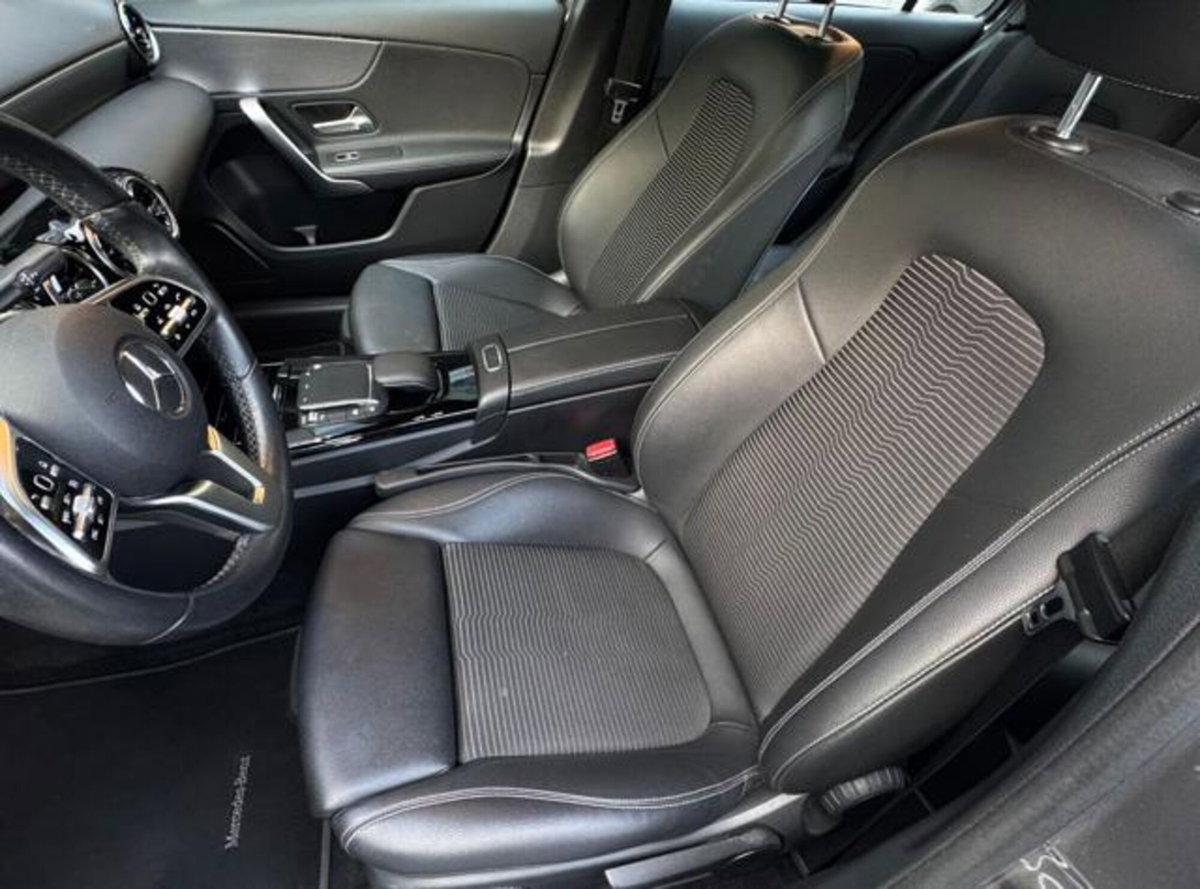 Mercedes-Benz Classe A Sedan 180 d 4p. Sport (13)