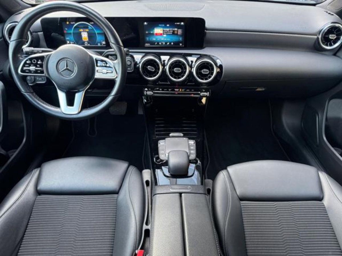 Mercedes-Benz Classe A Sedan 180 d 4p. Sport (7)
