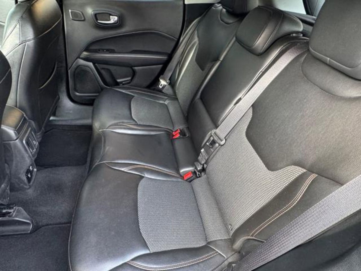 Jeep Compass 2.0 Turbodiesel Limited (16)