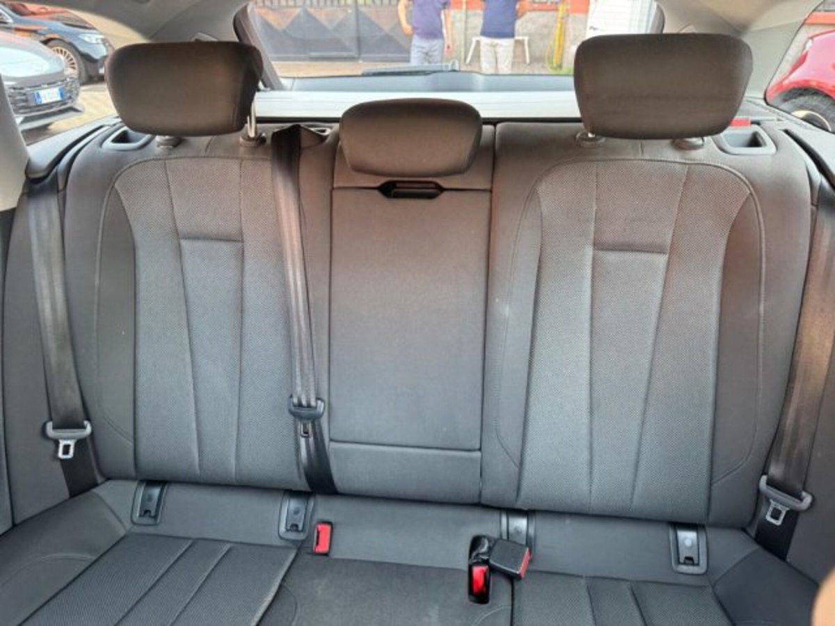 Audi A4 Avant 40 TDI S tronic Business (17)