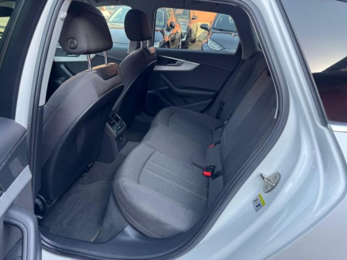 Audi A4 Avant 40 TDI S tronic Business (18)