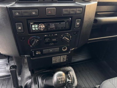 Land Rover Defender 110 2.2 TD4 Station Wagon N1 (13)