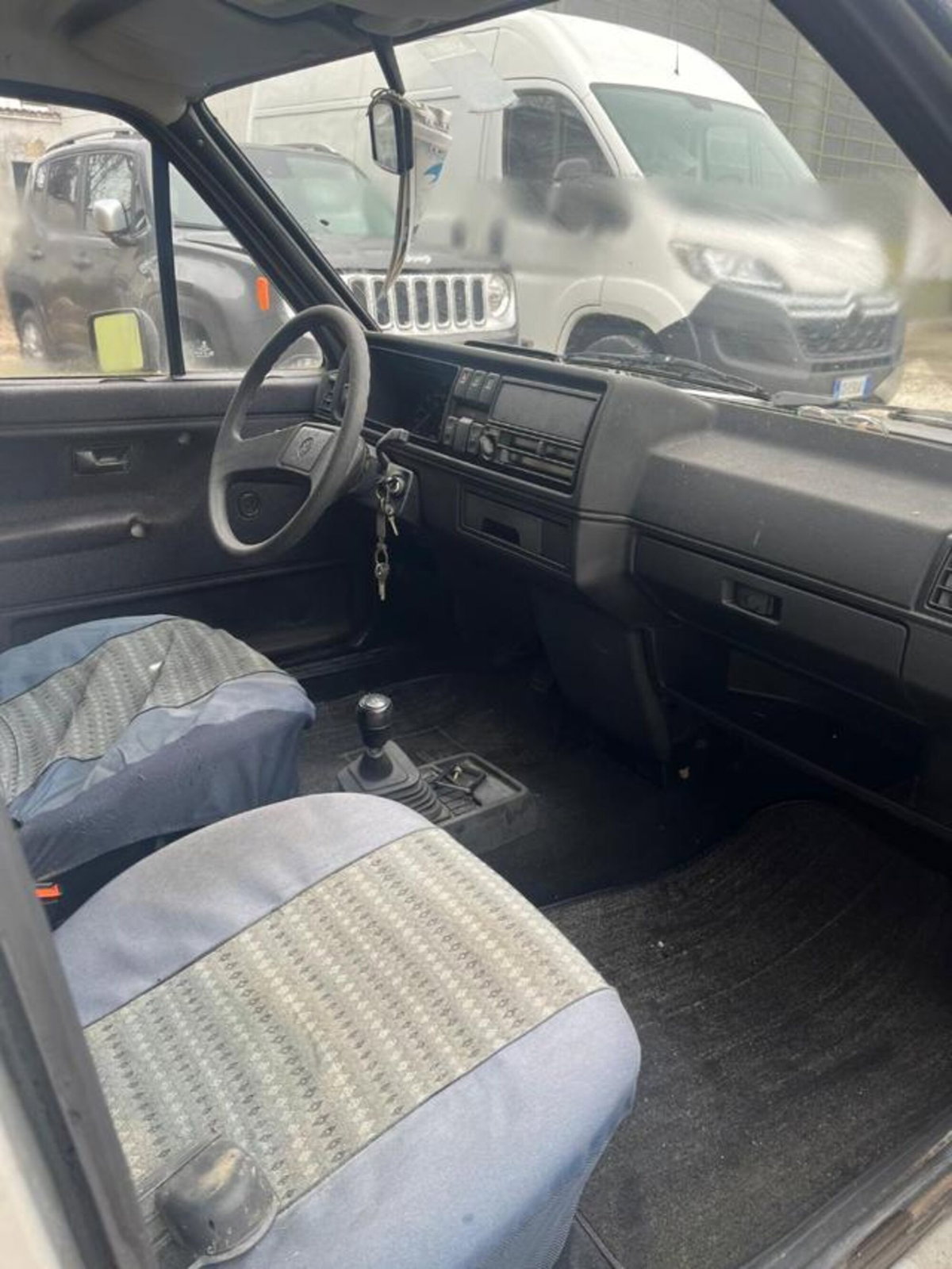 Volkswagen Golf 1300 5 porte GL (12)