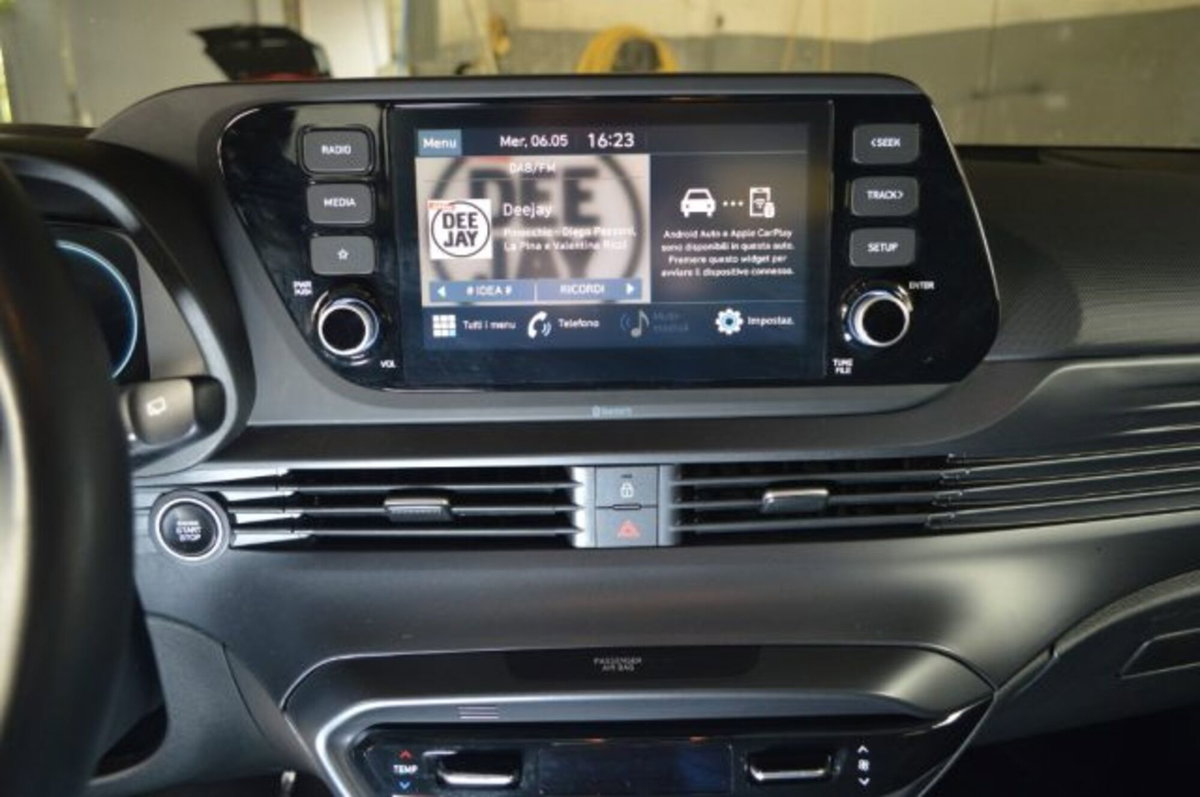 Hyundai Bayon 1.0 t-gdi 48V Xclass imt (12)