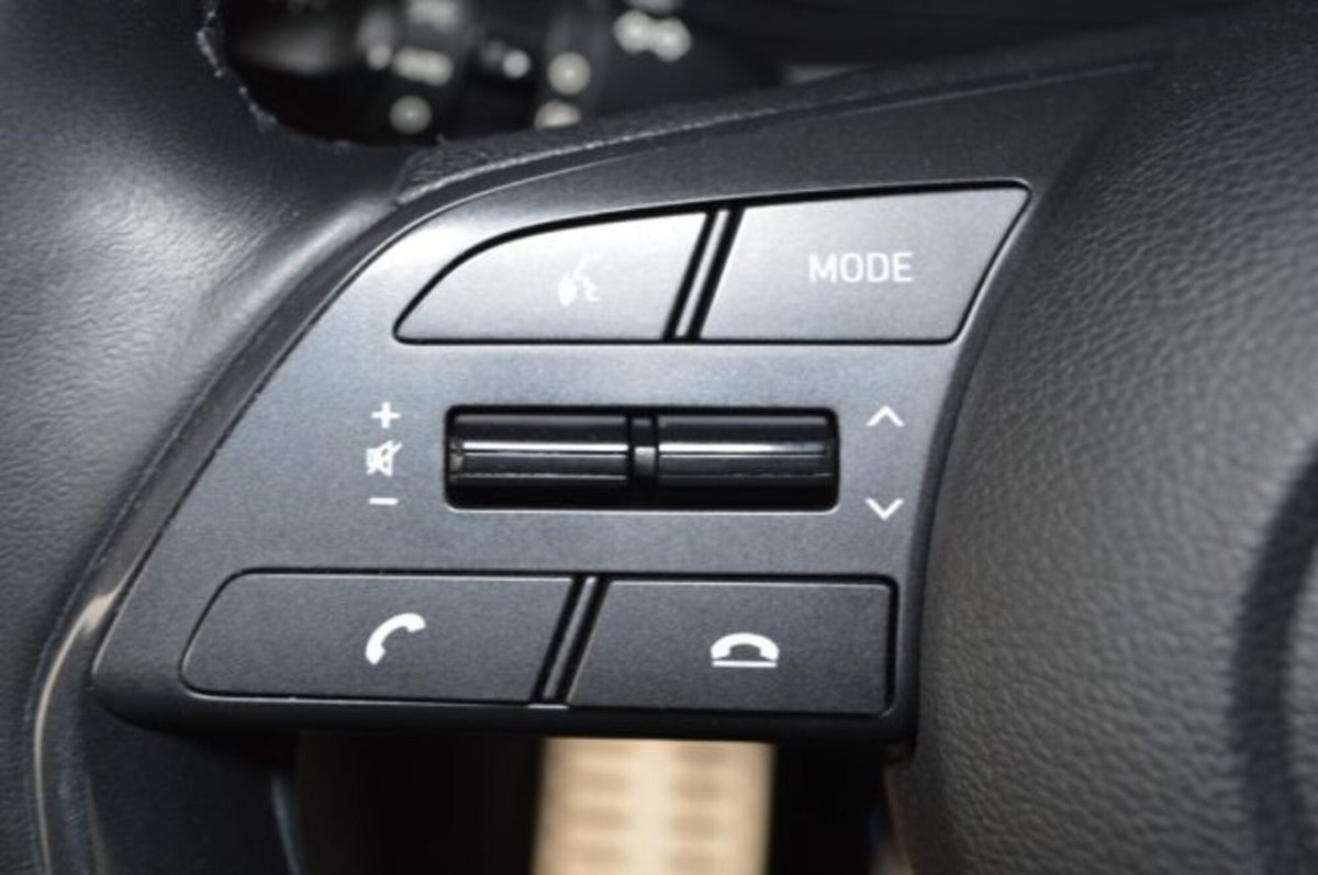 Hyundai Bayon 1.0 t-gdi 48V Xclass imt (13)