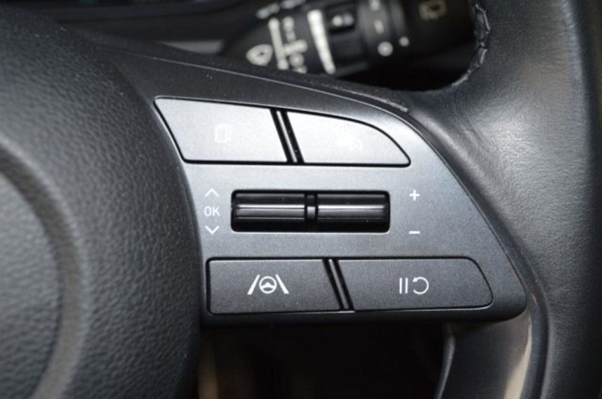 Hyundai Bayon 1.0 t-gdi 48V Xclass imt (14)