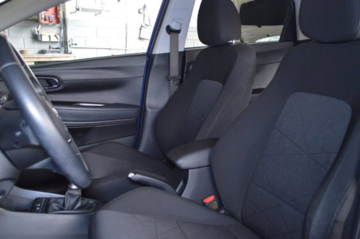 Hyundai Bayon 1.0 t-gdi 48V Xclass imt (8)