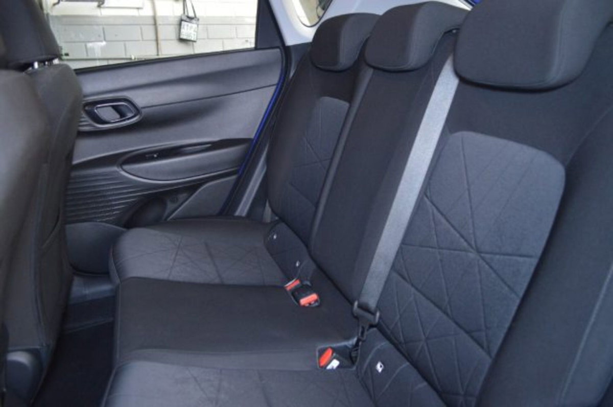 Hyundai Bayon 1.0 t-gdi 48V Xclass imt (9)