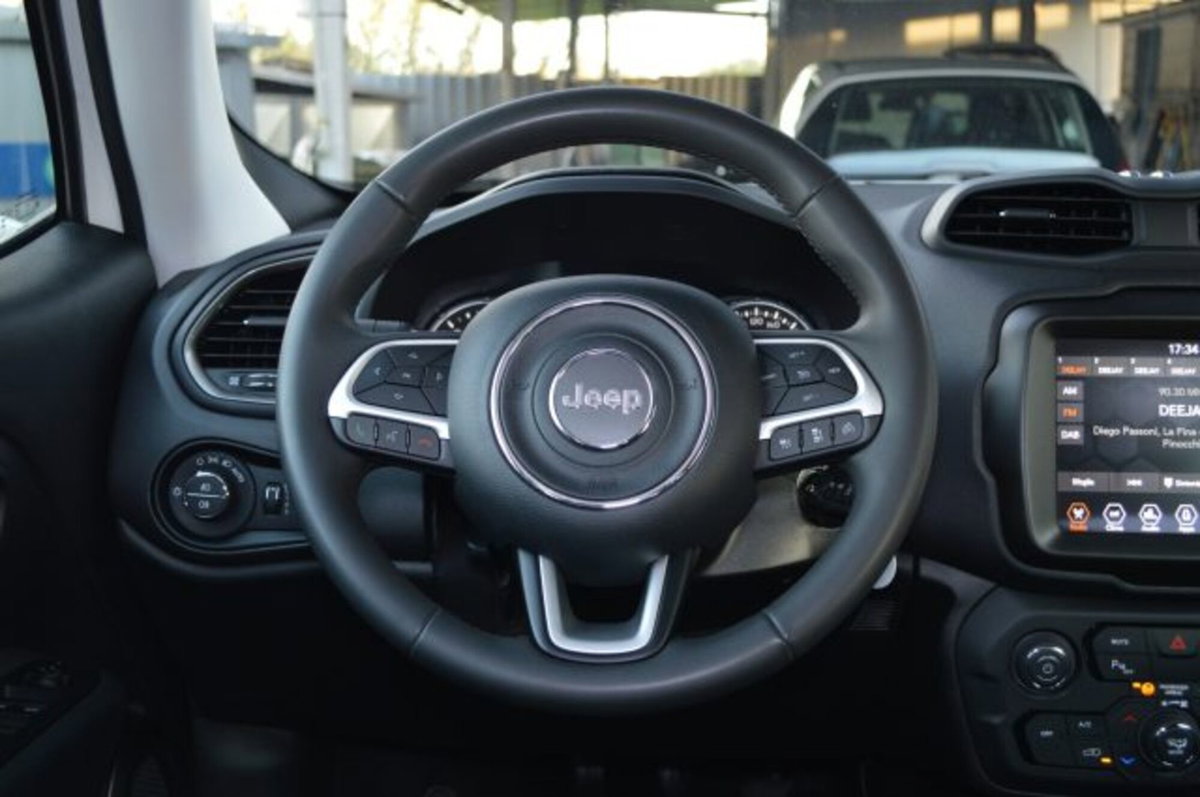 Jeep Renegade 1.6 Mjt 130 CV Limited (9)