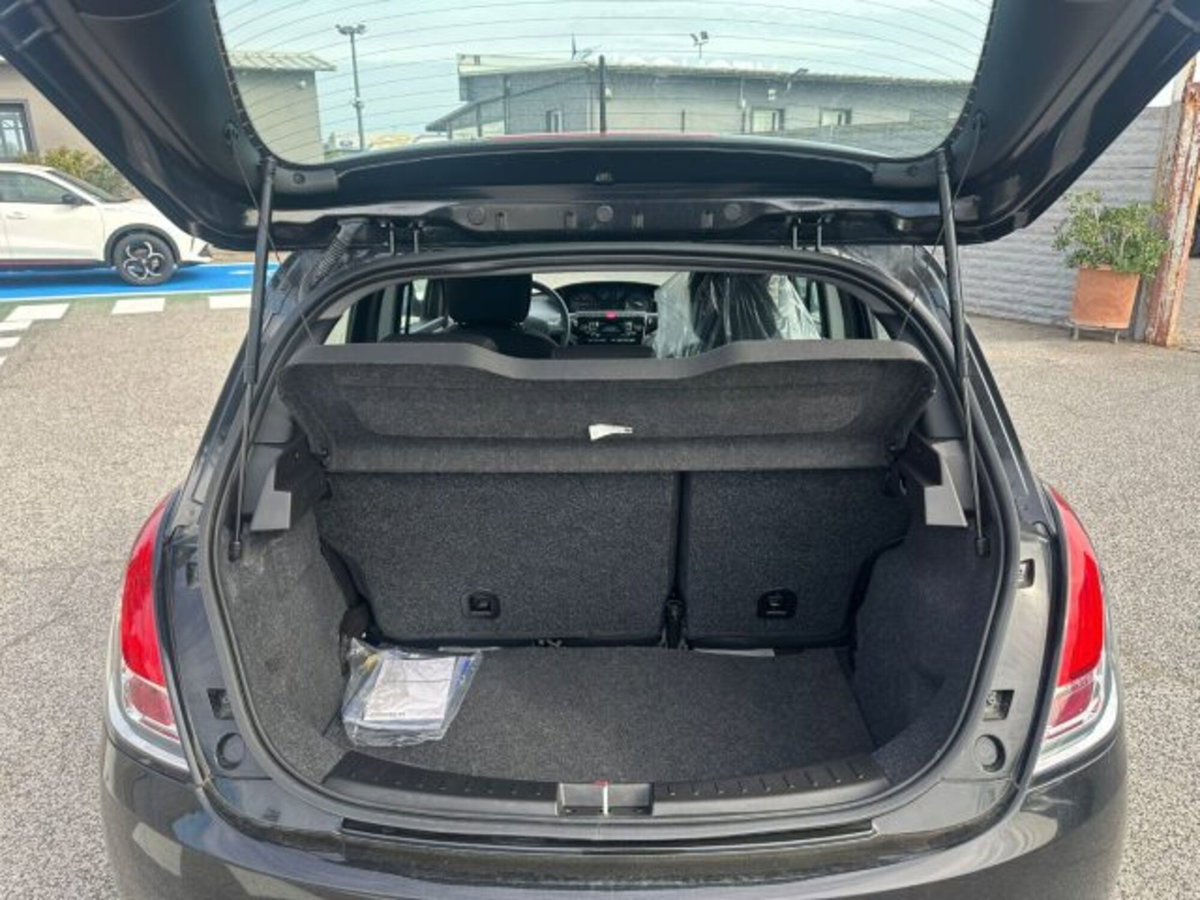 Lancia Ypsilon 1.0 FireFly 5 porte S&S Hybrid Silver Plus (16)