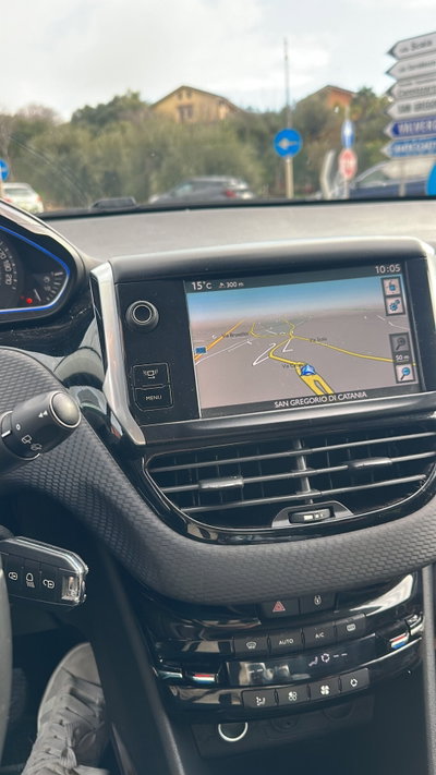 Peugeot 2008 e-HDi 92 CV Stop&Start robotizzato Allure (12)
