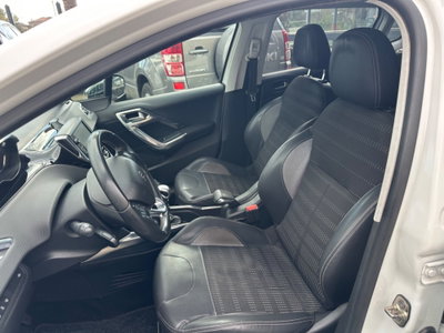 Peugeot 2008 e-HDi 92 CV Stop&Start robotizzato Allure (8)