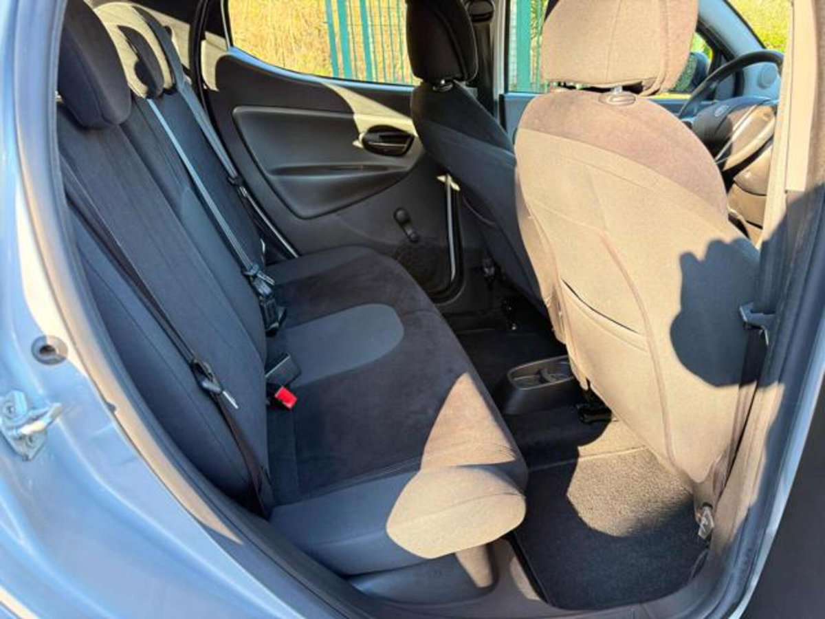 Lancia Ypsilon 1.2 69 CV 5 porte Gold (4)
