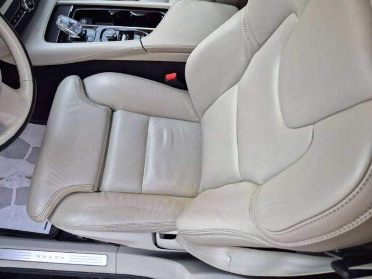 Volvo XC90 B5 (d) AWD Geartronic Inscription (11)