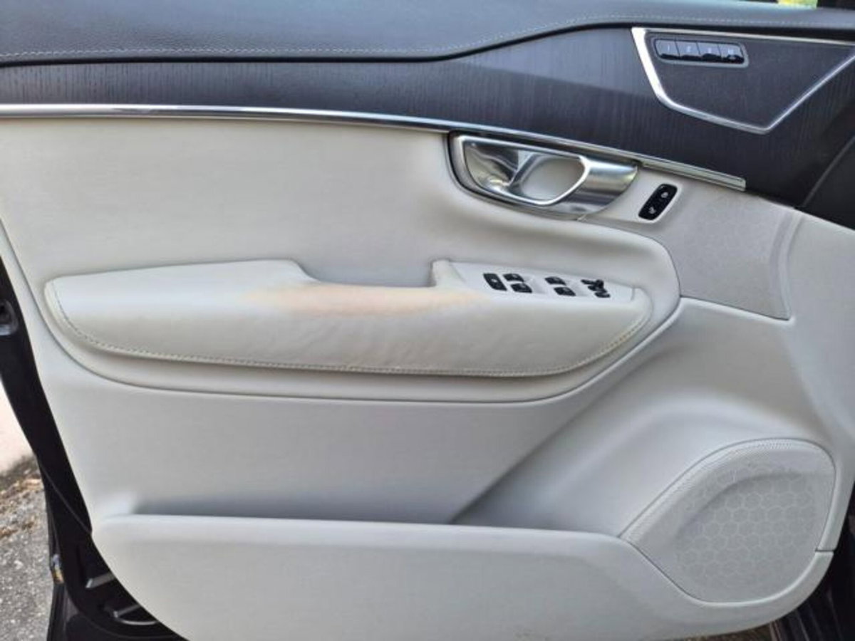 Volvo XC90 B5 (d) AWD Geartronic Inscription (12)