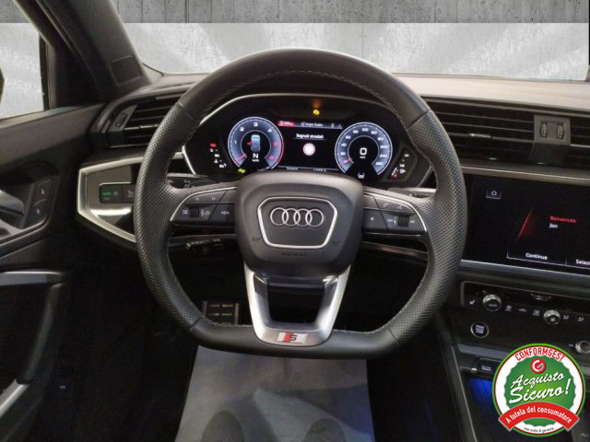 Audi Q3 35 2.0 tdi Identity Black s-tronic (13)