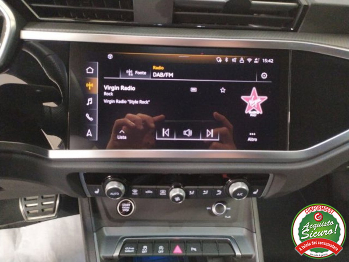 Audi Q3 35 2.0 tdi Identity Black s-tronic (17)