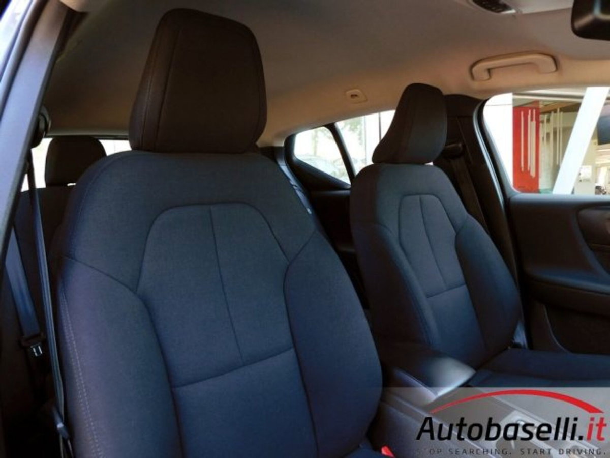 Volvo XC40 T2 Essential N1 (9)