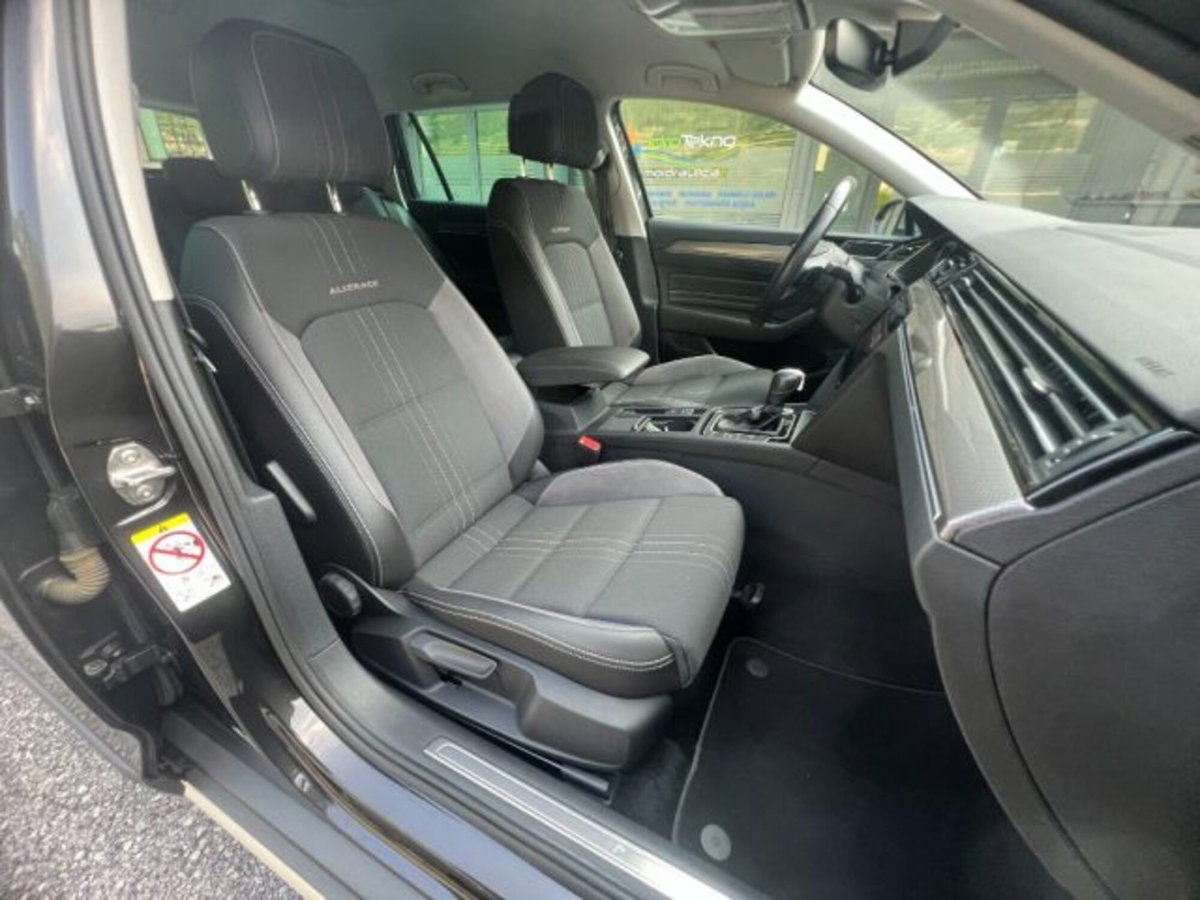 Volkswagen Passat Variant Alltrack 2.0 TDI 200 CV 4MOTION DSG (15)