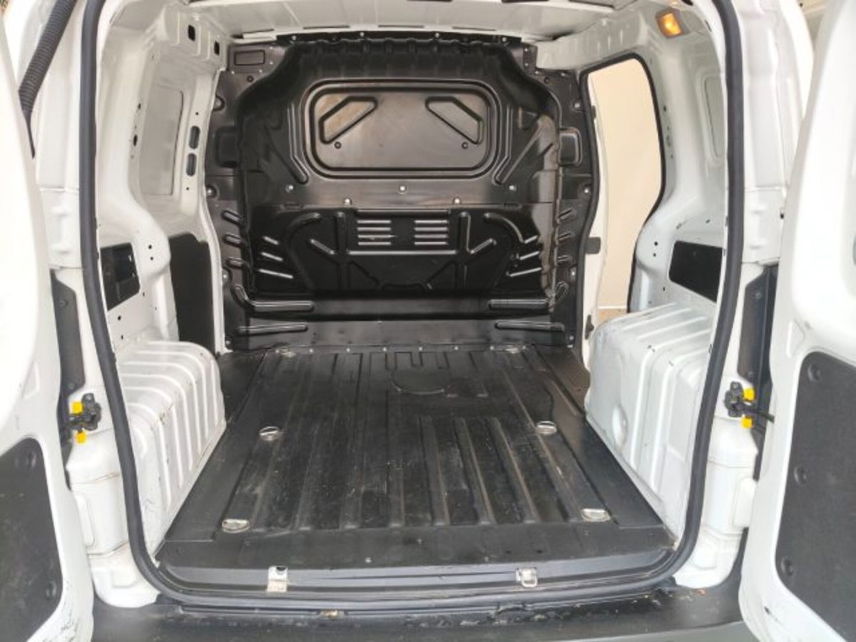 Fiat Fiorino 1.3 MJT 95CV Combi Semi SX (12)
