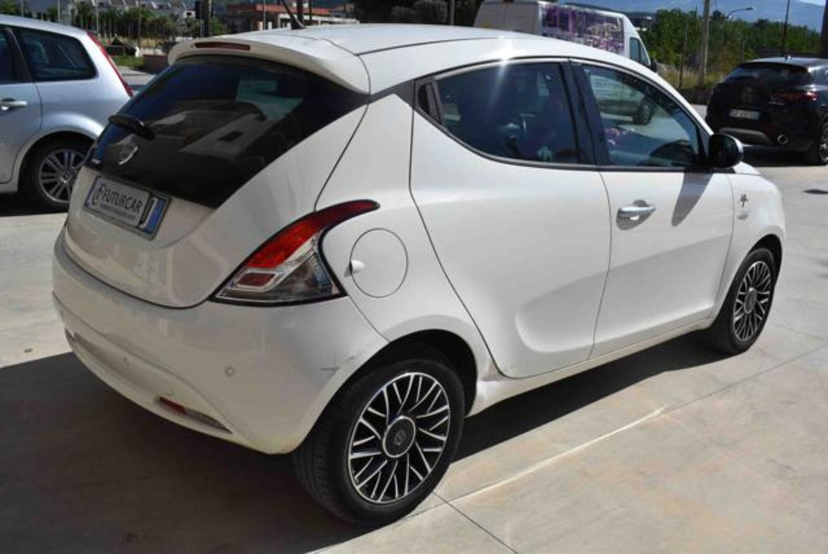 Lancia Ypsilon 1.3 MJT 16V 95 CV 5 porte S&S Mya (16)