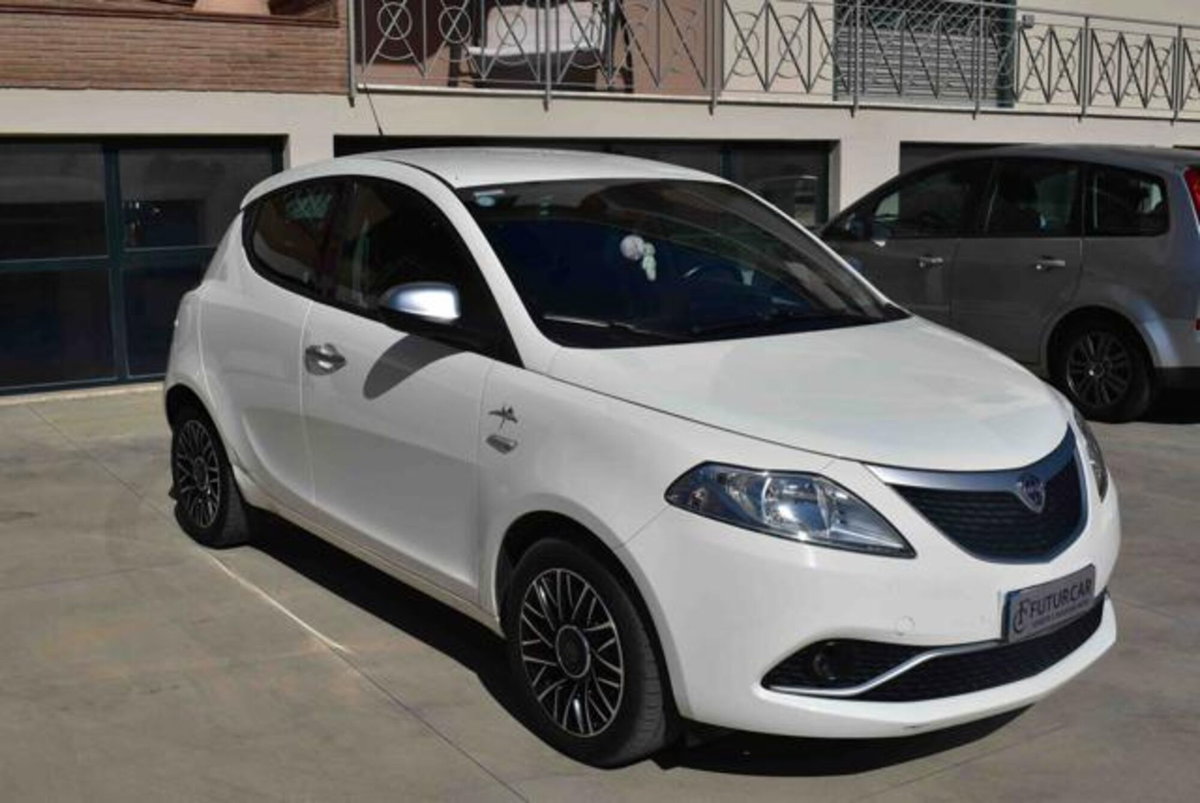 Lancia Ypsilon 1.3 MJT 16V 95 CV 5 porte S&S Mya (3)