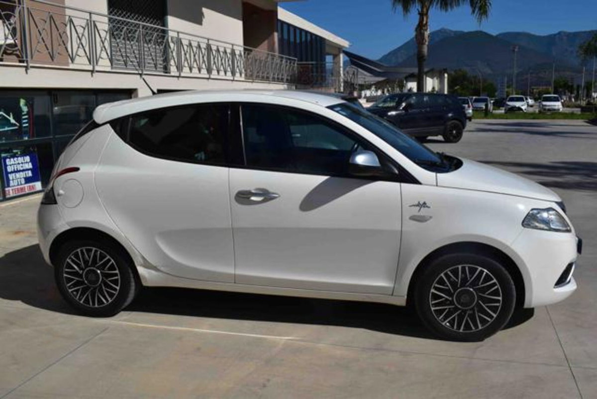 Lancia Ypsilon 1.3 MJT 16V 95 CV 5 porte S&S Mya (5)