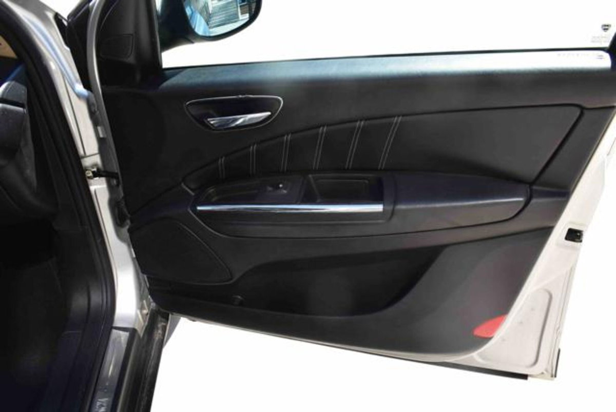 Lancia Delta 1.6 MJT DPF Argento (13)
