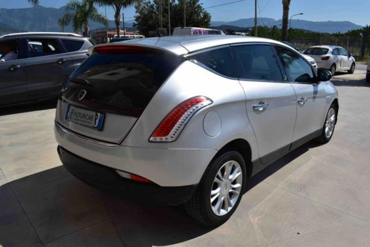 Lancia Delta 1.6 MJT DPF Argento (15)