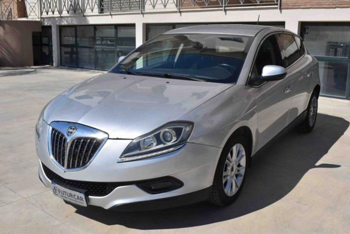 Lancia Delta 1.6 MJT DPF Argento (2)